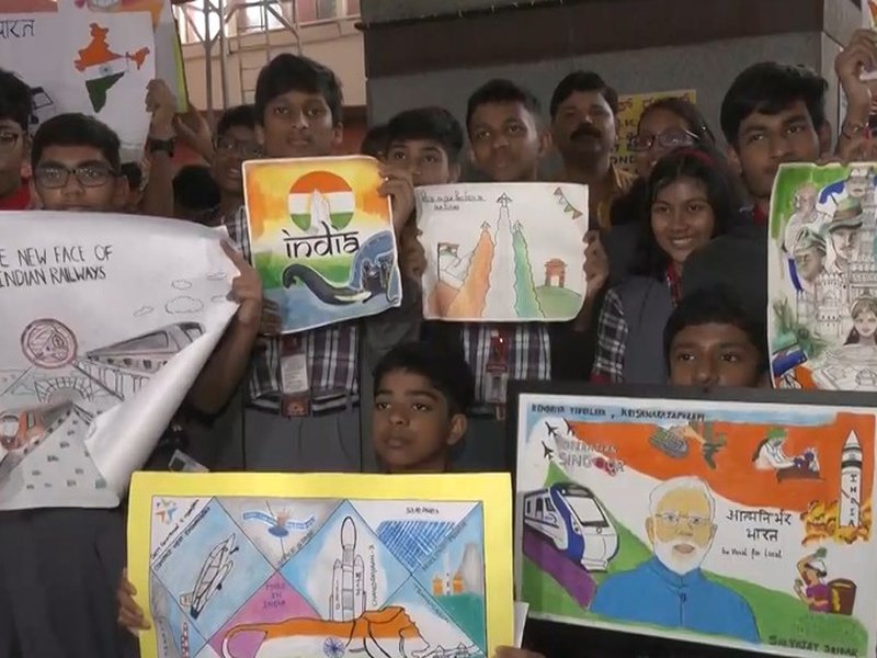 With sketches and portraits, Bengaluru students to give warm welcome to PM Modi