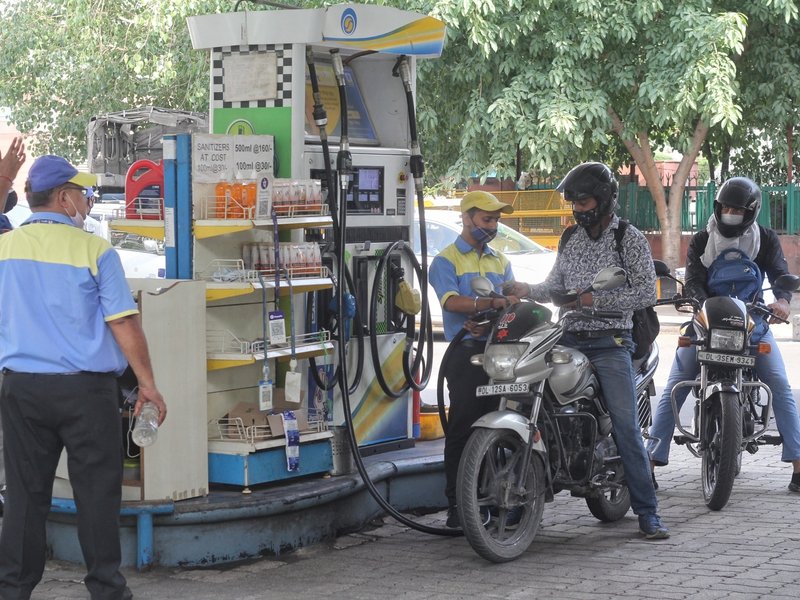 Govt taking relook at licensing rules for petrol pumps
