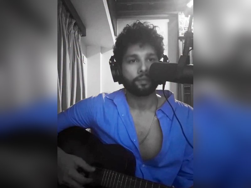 Siddhant Chaturvedi spends a poetic Sunday with his own rendition of Shailendra's 'Kal hamara hain'