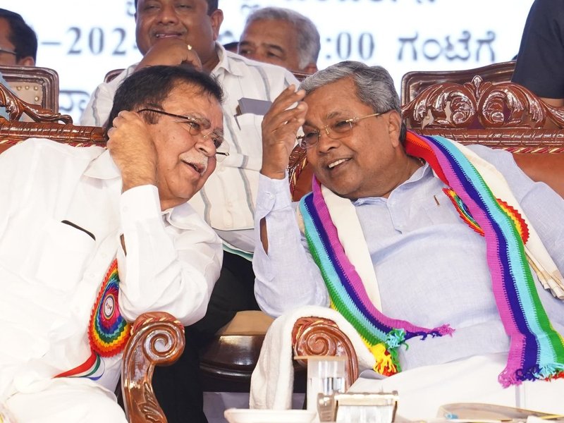 Rajanna resigns: Siddaramaiah scrambles to keep him, Congress high command adamant on removing him