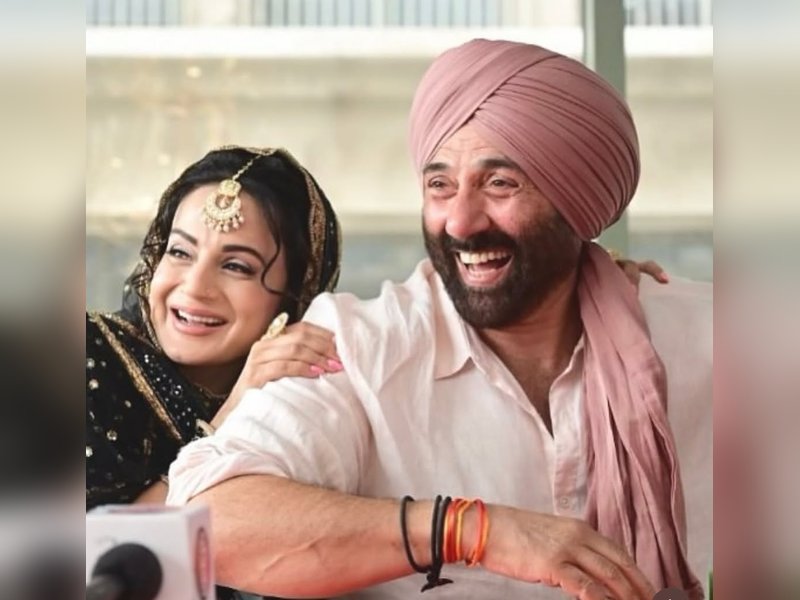 Ameesha Patel thanks audience for all the 'love & support' as Gadar 2 clocks 2 years