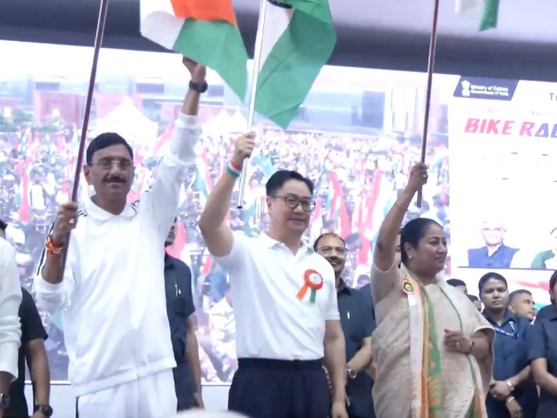 Union Ministers, Delhi CM flag off Har Ghar Tiranga Bike Rally ahead of I-Day