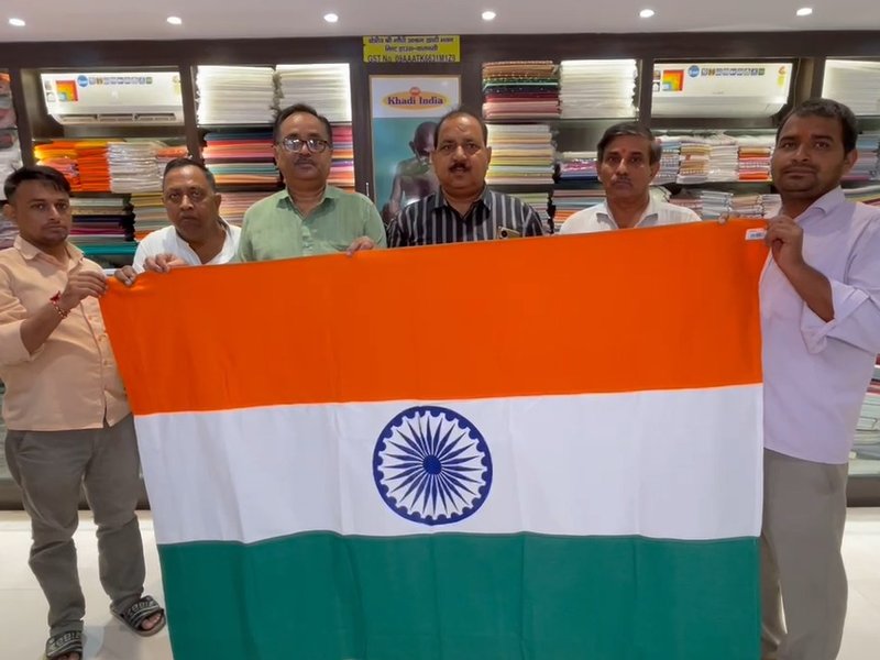 Demand for 'Khadi Tiranga' soars in Varanasi ahead of Independence day
