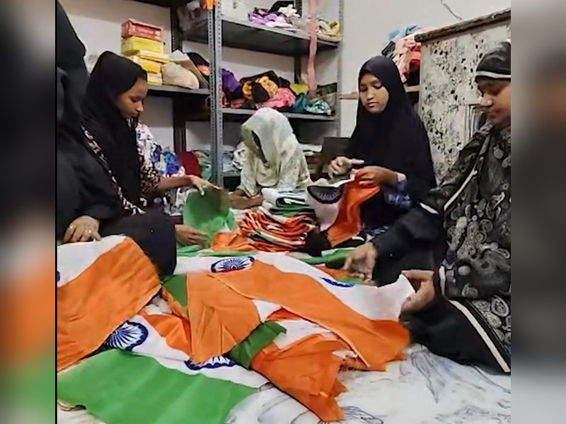Muslim women in Ayodhya stitch thousands of Tricolours; thank PM Modi, CM Yogi for empowerment