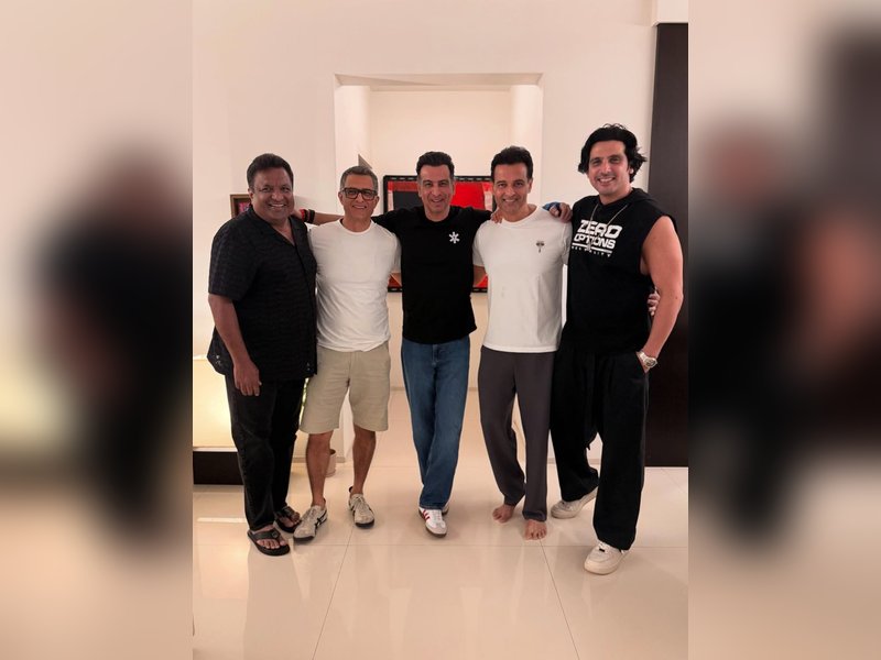Rohit Roy, Ronit Roy, Zayed Khan & Sanjay Suri join the 'Nimbu Paani gang' after quitting alcohol