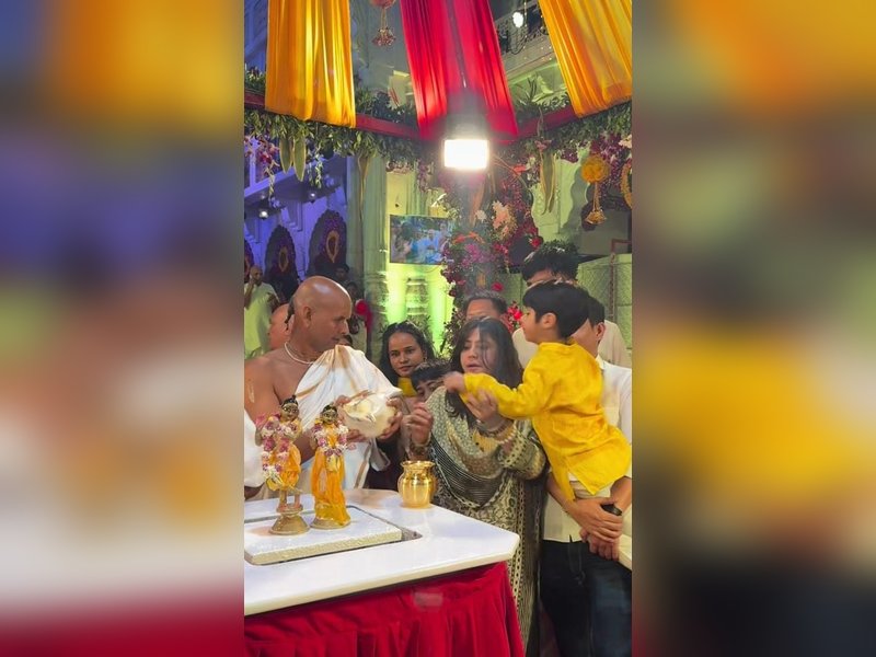 Ektaa Kapoor does ‘abhishek’ of Lord Krishna with son  Ravie this Janmashtami