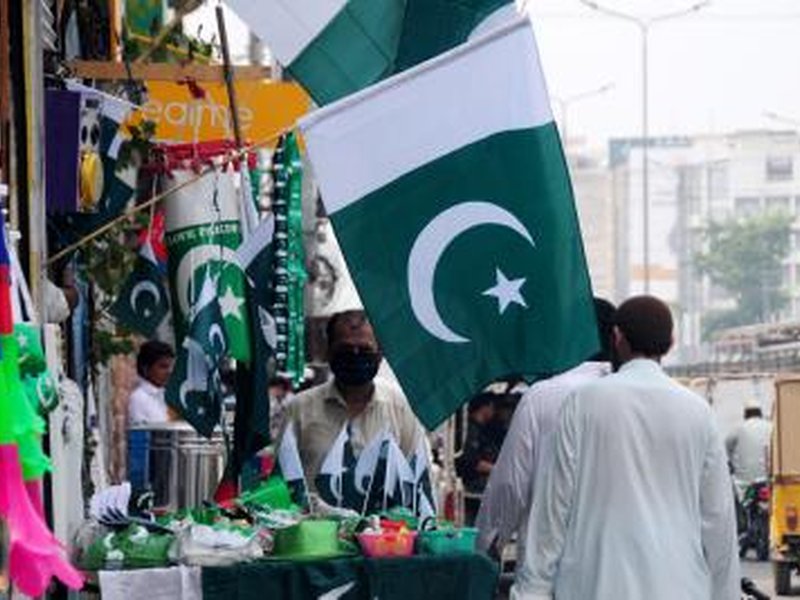 Rising imports of second-hand clothing proves Pakistan's failure to protect most vulnerable: Report