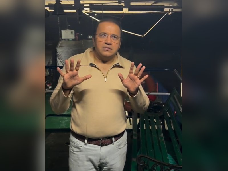 TMKOC's Bhide aka Mandar Chandwadkar Enjoys Mumbai’s Ro-Ro Ferry Service Amidst Heavy Rainfall