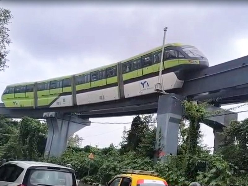 200 passengers stuck in Mumbai Monorail being rescued: BMC