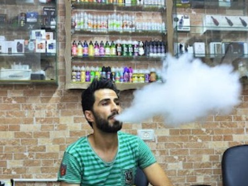 UK-based review finds youth vaping linked to increased health risks, future smoking