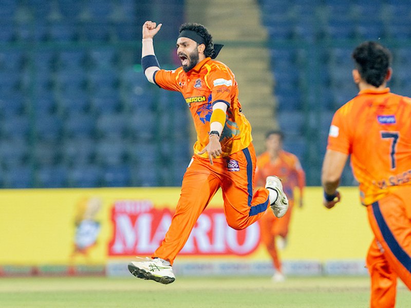 West Delhi Lions edge out Central Delhi Kings in last-over thriller in Season 2 of the Delhi Premier League (DPL) 2025 at the Arun Jaitley Stadium in New Delhi on Thursday. Photo credit: DDCA