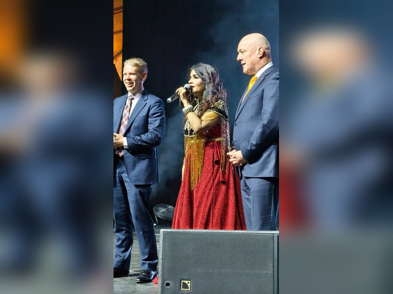 Shibani Kashyap sets Auckland ablaze during the World & Us: Indian Festival