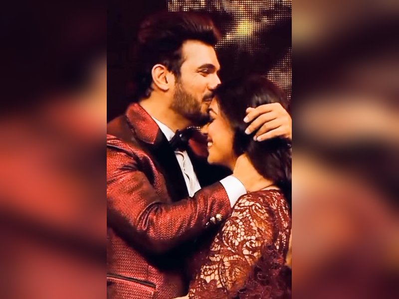  Arjun Bijlani clears the air 'neither doing bb nor getting divorced' 