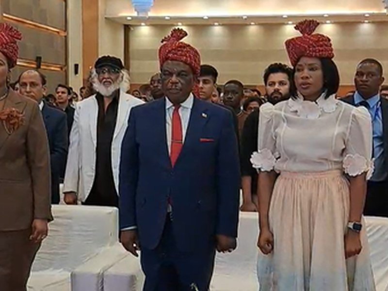Zimbabwe Vice President visits Surat, appeals for investment in diamond and cotton industry