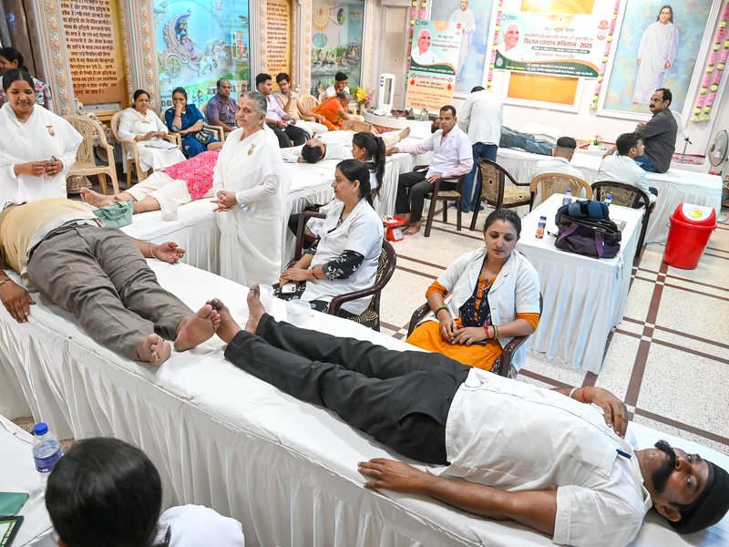 Govt targets to establish 1 blood centre in every district by Dec 2026