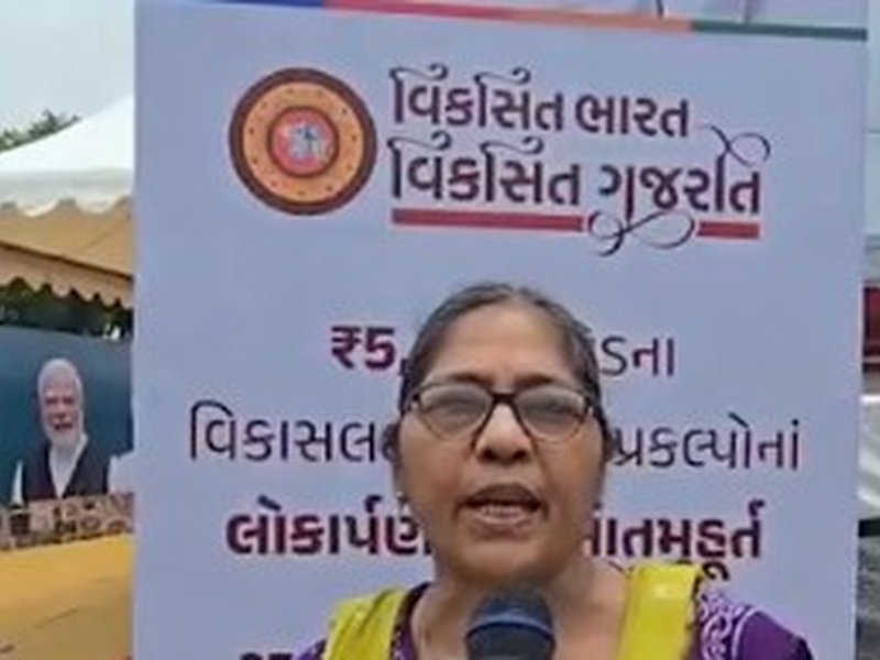 Ahead of PM Modi's Gujarat visit, locals gather around venue to give him warm welcome (Photo: IANS)