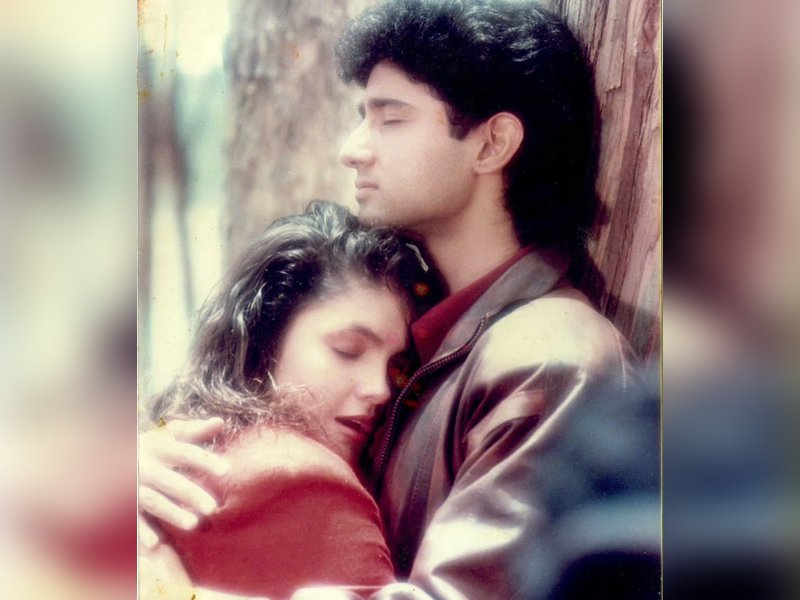 Pooja Bhatt gets nostalgic, shares a still from her 32 year-old movie 'Saatwan Aasman'