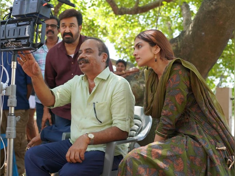 Malavika Mohanan on working with Mohanlal, Sathiyan Anthikad: Owe destiny one for this one! (Photo Credit: Malavika Mohanan Instagram)