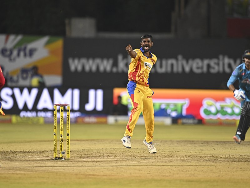 Mangaluru Dragons post 39-run win over Gulbarga Mystics to finish top of table in the Maharaja Trophy KSCA T20 league at the Srikantadatta Narasimharaja Wadiyar Stadium in Mysore on Monday. Photo credit: KSCA