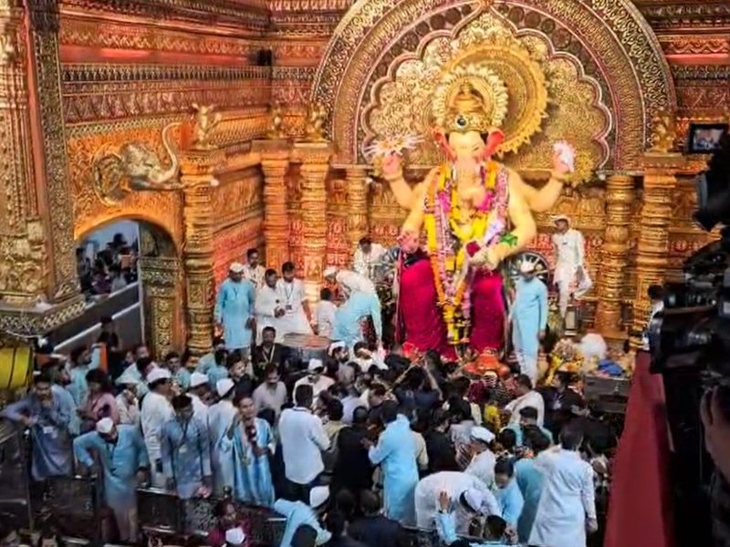 Ganesh Chaturthi: Massive crowd at Lalbaugcha Raja, devotees say 'feels like heaven'
