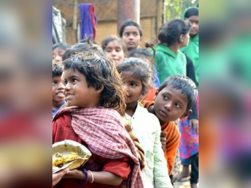 Poverty level, Pakistan, military, funds