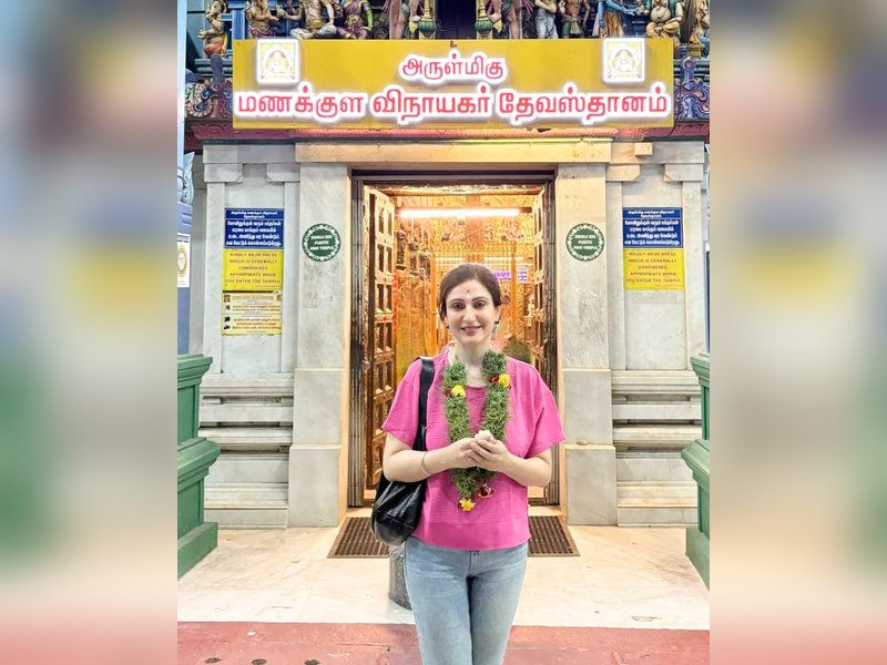Juhi Babbar visits a 500-year-old Ganpati temple on Ganesh Chaturthi 