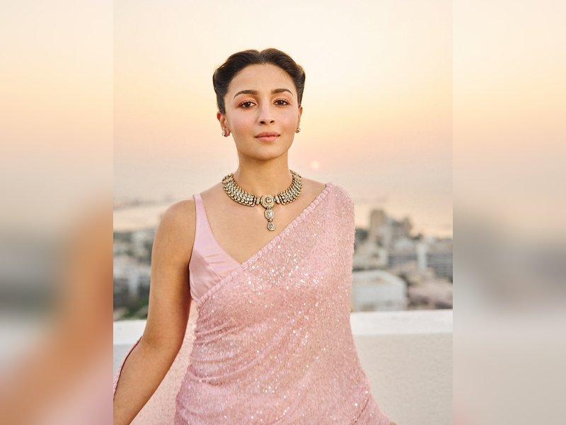 Alia Bhatt is ‘mama’ Soni Razdan’s ‘biggest fan’