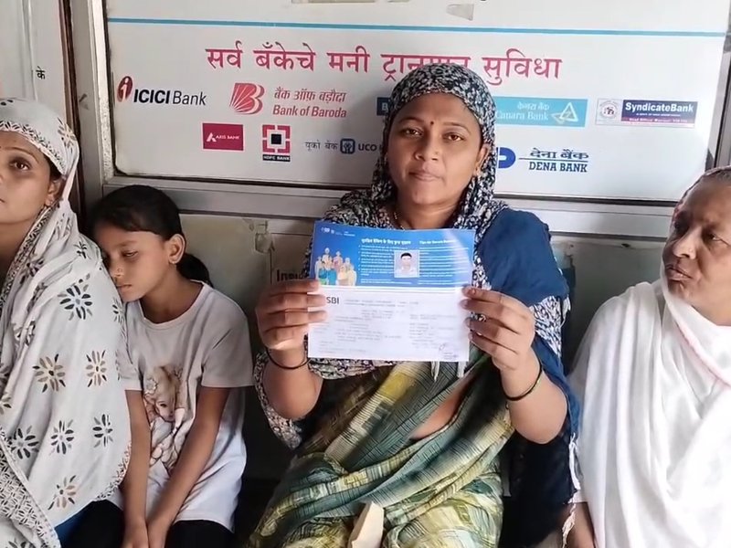 11 years of PM Jan Dhan: Nagpur beneficiaries of PM Jan Dhan count benefits like zero balance, thank govt