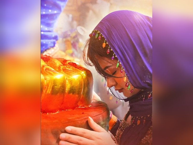 Avneet Kaur visits Lal Baugcha Raja: Feeling so blessed