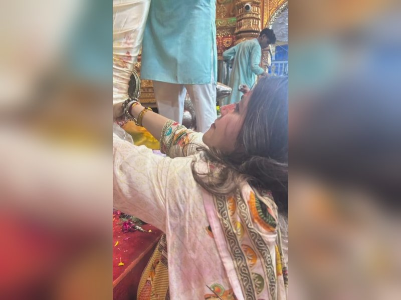 Ekta Kapoor visits Lalbaug Cha Raja, video gives glimpse into on-ground management	