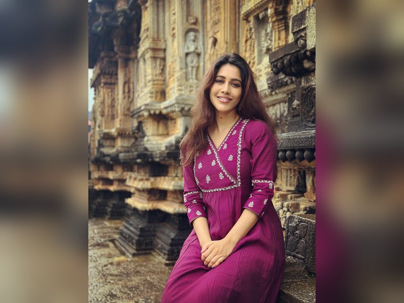 Every visit to the Sringeri Peetham makes me both humble and proud to belong to this heritage, says actress Nabha Natesh (Photo Credit: Nabha Natesh/ Instagram)