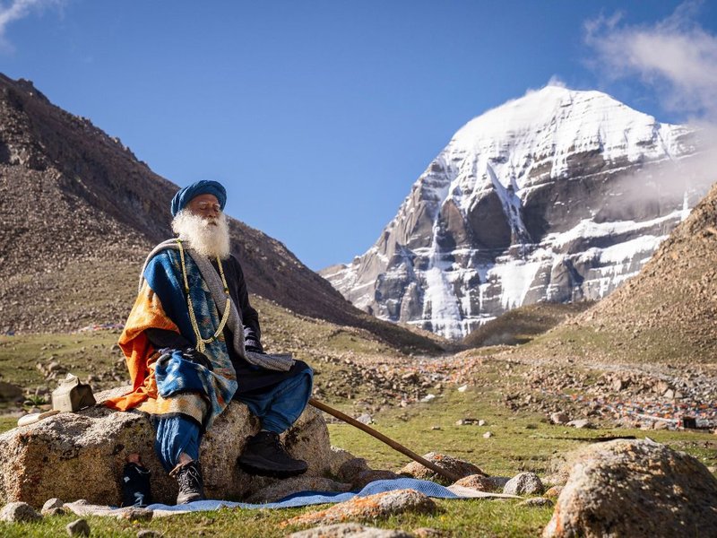 After two brain surgeries, Sadhguru rides to Kailash Mansarover Yatra on motorcycle to prove power of yoga (Photo: Isha Foundation)