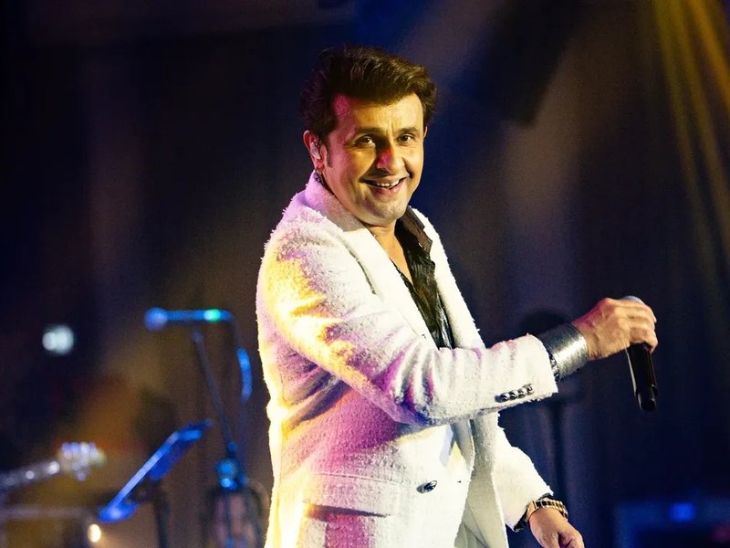 Sonu Nigam's candid rendition of 'Pardesiya' from 'Param Sundari' is simply heart melting