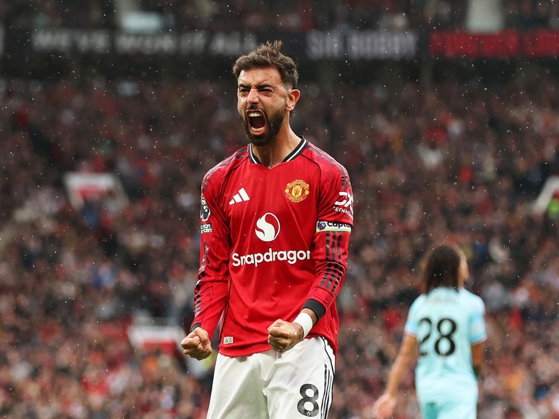 Bruno Fernandes’ last-gasp penalty saves Manchester United in dramatic 3-2 win over Burnley in the Premier League on Saturday. Photo credit: 