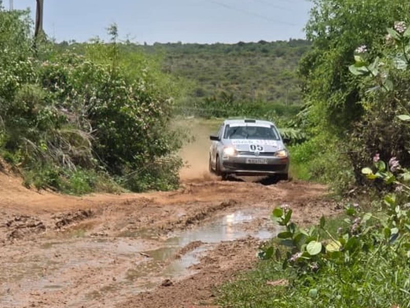 Vinod Singh and Shailendra Singh seize  lead on the third day of 14th Dakshin Dare cross-country rally near Anantapur, Andhra Pradesh, on Saturday; Photo credit: fmsci