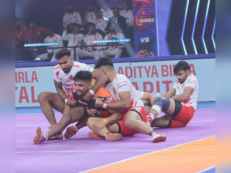 Second tiebreaker in two days sees U Mumba clinch thriller, edge Gujarat Giants 6-5 in a Season 12 match of the Pro Kabaddi League (PKL) in Visakhapatnam on Saturday. Photo credit: PKL