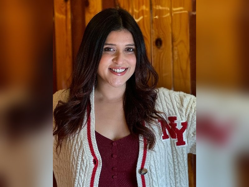 Mannara Chopra reveals she shot for the 'Gun Gunate Chale Mausam' song 26 hours straight