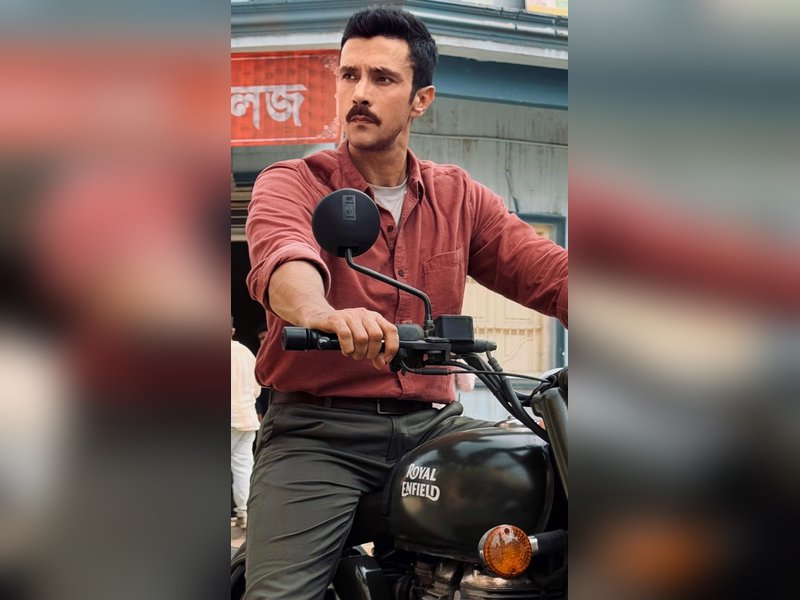 Darshan Kumaar reveals why he ‘couldn’t recognise’ Mithun Chakraborty on ‘The Bengal Files’ set
