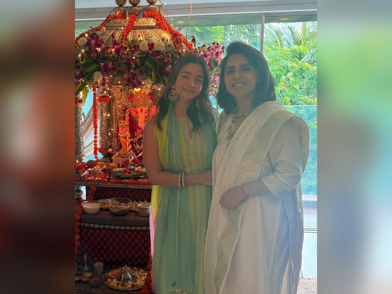 Alia Bhatt devours 'Ukadiche Modak', celebrates Ganesh Chaturthi with MIL Neetu Kapoor