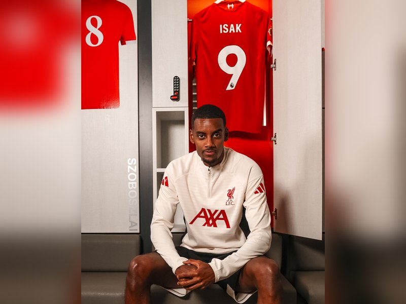 ‘When it doesn’t suit the club, contracts mean nothing’: Joe Hart backs Isak’s forced move to Liverpool (Credit: Liverpool FC/X) 