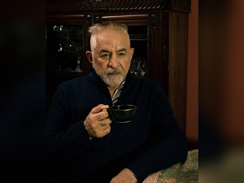 Dalip Tahil congratulates Pierce Brosnan for pulling off the best 