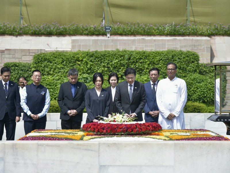 Singapore PM Lawrence Wong pays tribute to Mahatma Gandhi at Raj Ghat 