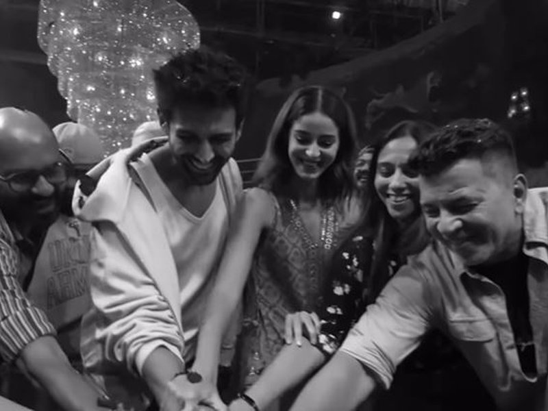 Kartik Aaryan wraps up ‘Tu Meri Main Tera Main Tera Tu Meri’ with Ananya Panday