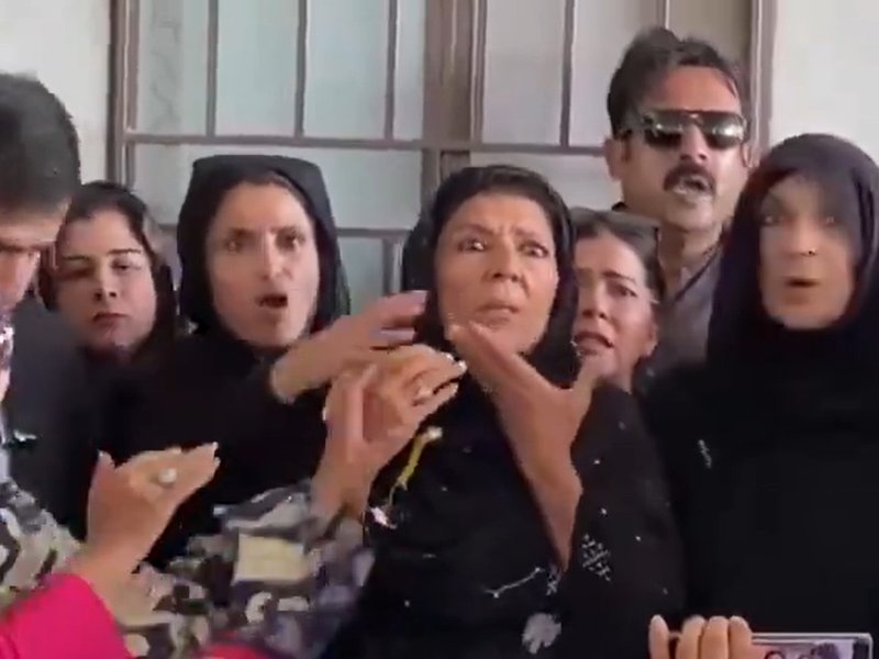Pakistan: Eggs thrown at Imran Khan's sister outside Adiala Jail