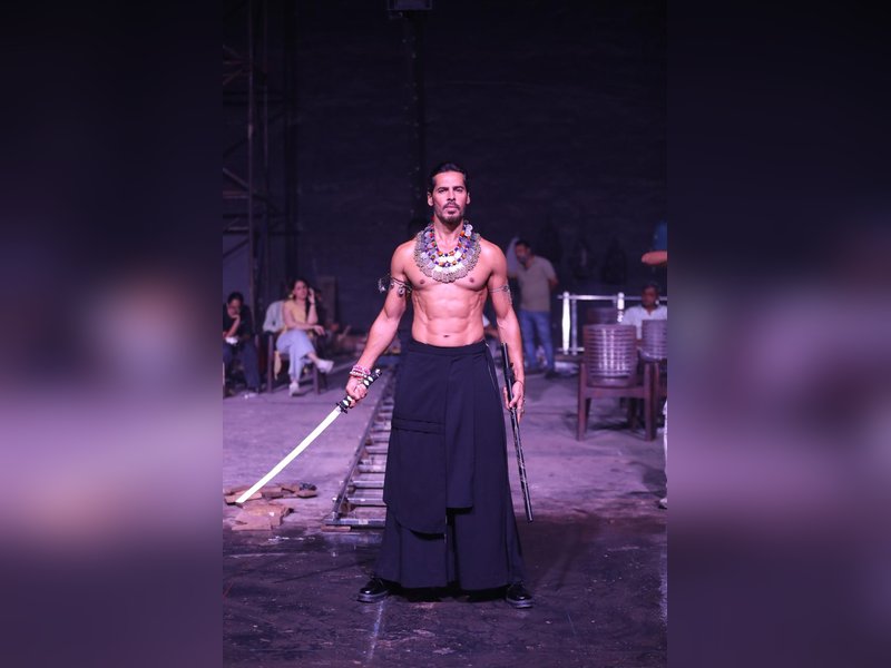 Dino Morea teams up with Neha Kakkar for 