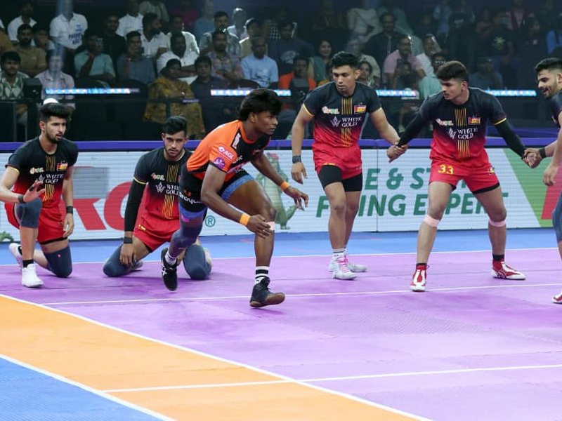 Ajit Chouhan was outstanding, delivering a rare sight six-point raid, says Rishank Devadiga (Credit: PKL)