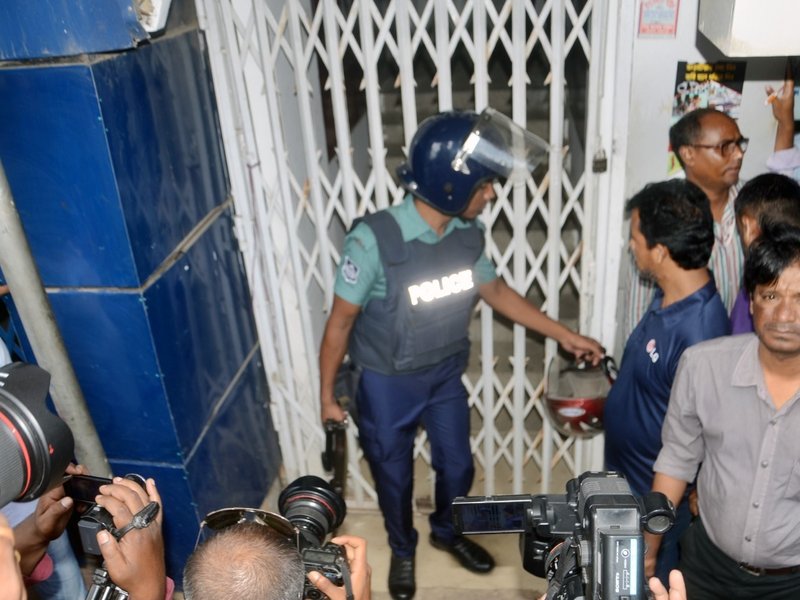 Another Awami League leader, along with 7 others, arrested in Bangladesh