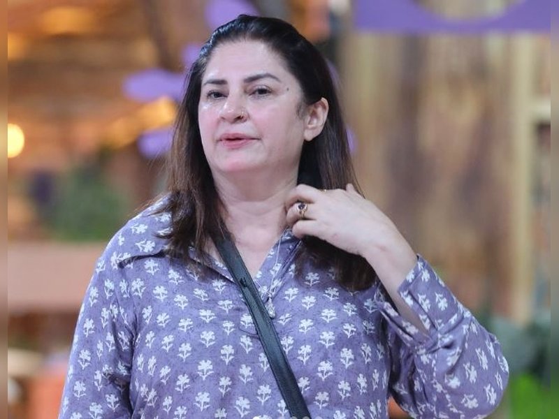 When Kunickaa Sadanand spoke about her chance encounter with Asrani on a flight