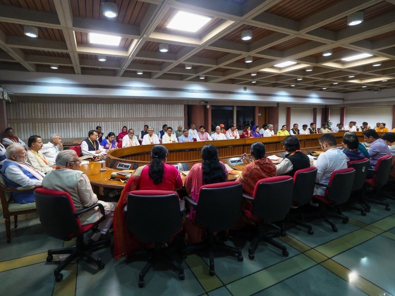 ‘Hold tiffin meetings with people to understand their problems’: PM Modi at BJP key meet