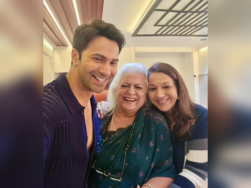 Bina Kak spends quality time with Varun Dhawan and his family